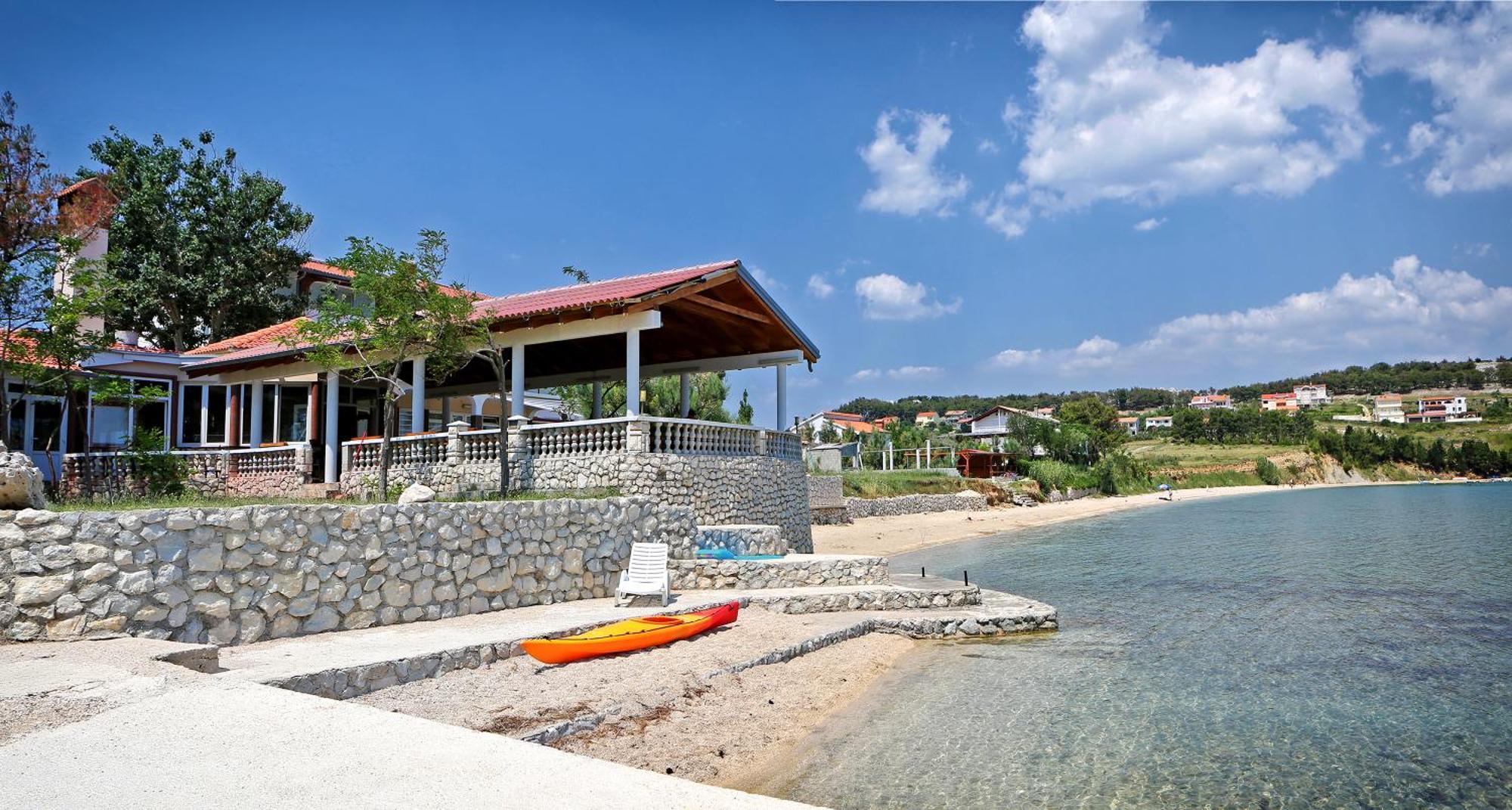 Vlašići Guesthouse Dupin מראה חיצוני תמונה