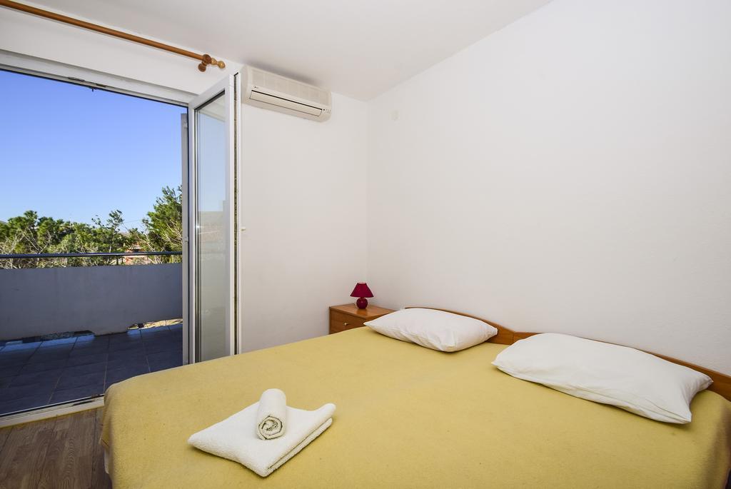 Vlašići Guesthouse Dupin מראה חיצוני תמונה