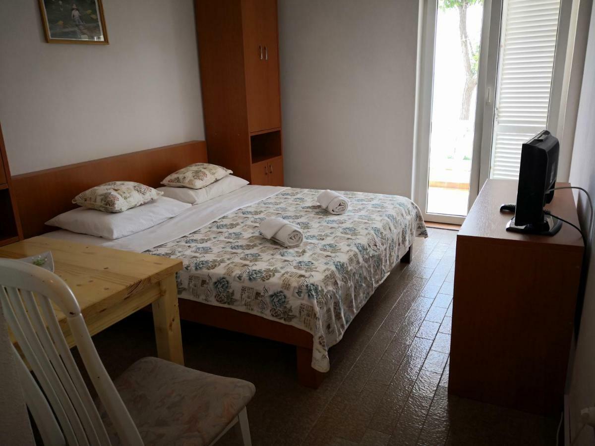 Vlašići Guesthouse Dupin מראה חיצוני תמונה