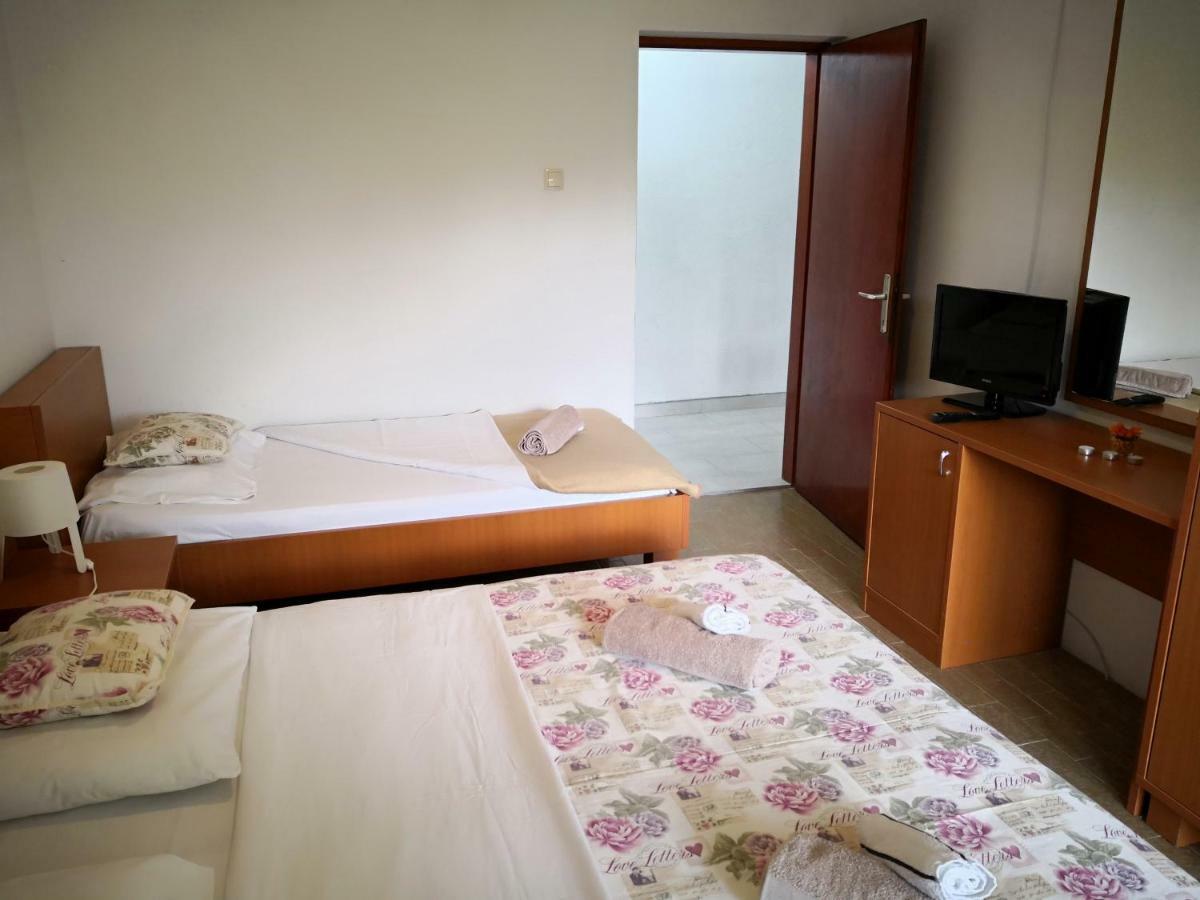 Vlašići Guesthouse Dupin מראה חיצוני תמונה